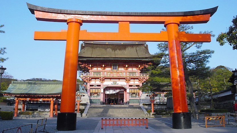Rekreasi Keindahan Alam dan Budaya ke Fushimi Inari Taisha